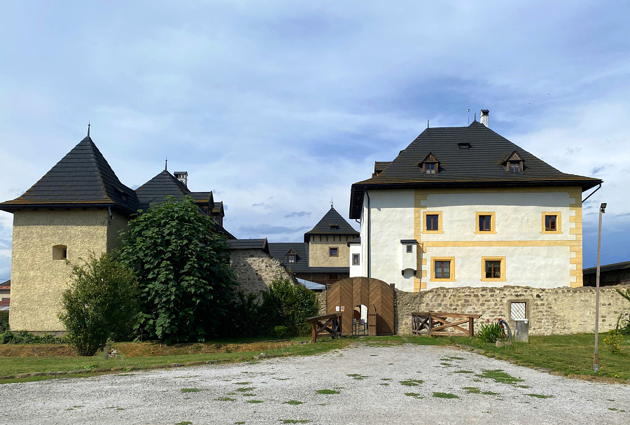 Hronsek - Vodný hrad