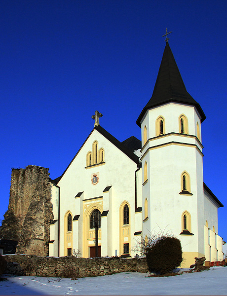 Mošovce- kostol Najsvätejšej Trojice.jpg