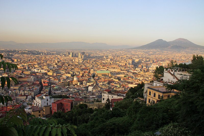 Taliansko - Neapol, v pozadí Vezuv